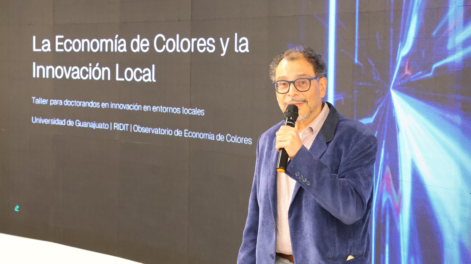 Dr. Salvador Estrada en Conversatorio sobre IA y Pentahélice