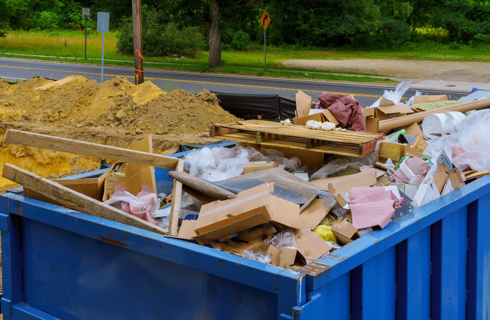 Construction debris container