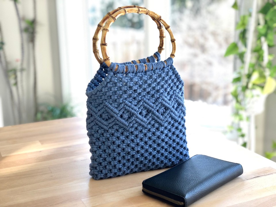 Bolso artesanal de macramé hecho a mano