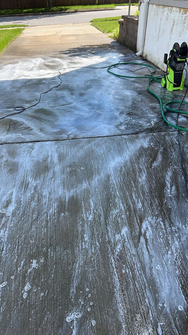 Gutter cleaning service