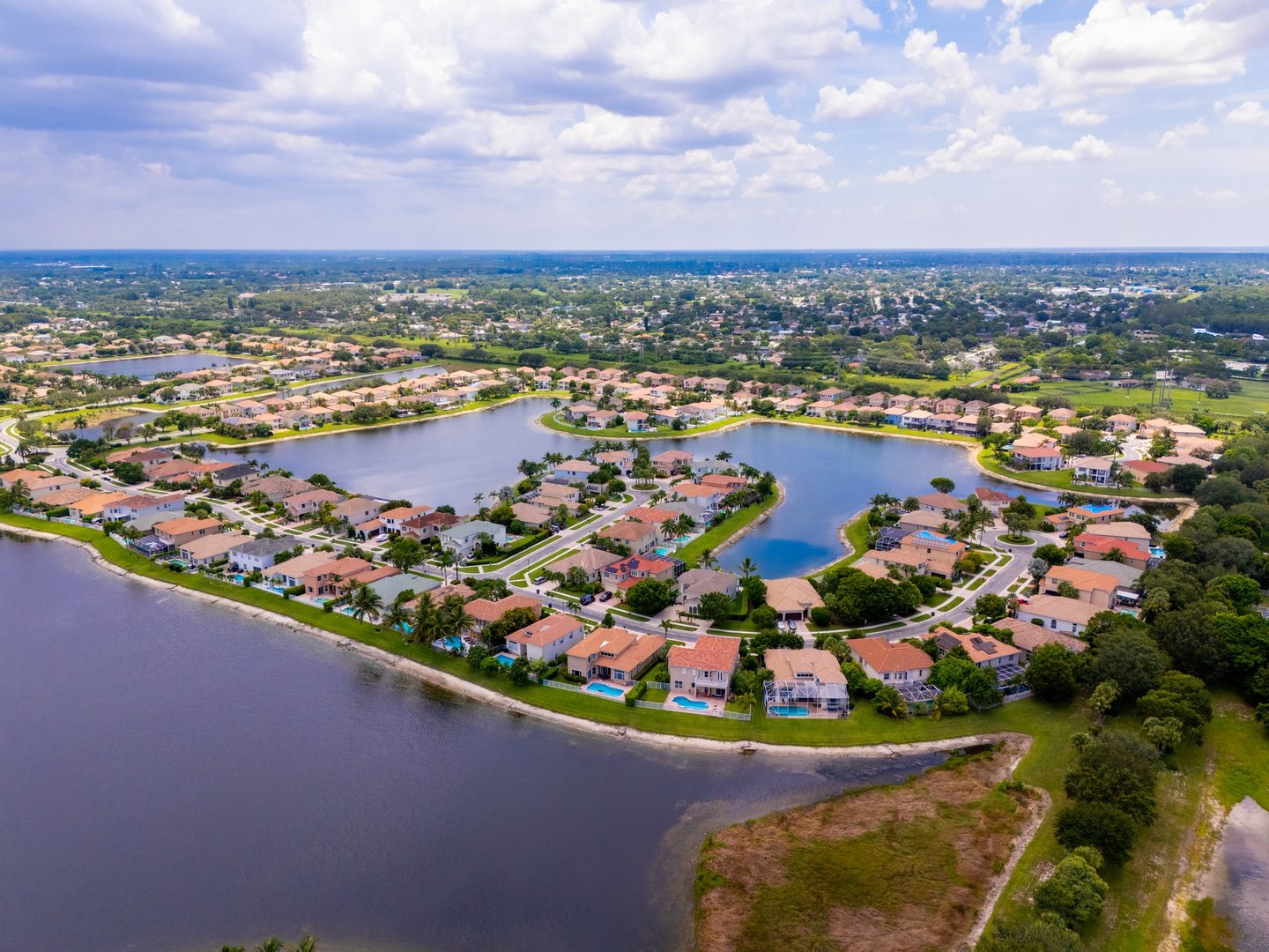 Wellington Florida aerial photo showing homes on lakes