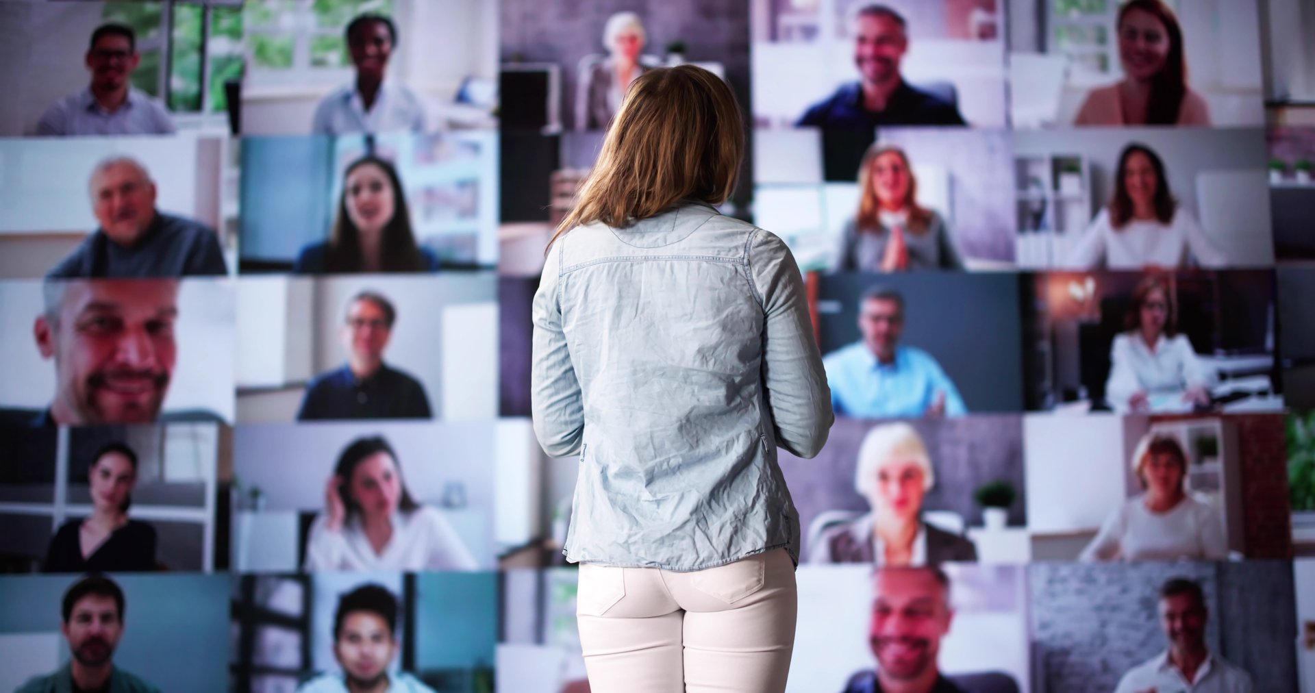 Online Live Conference Event With Virtual Audience