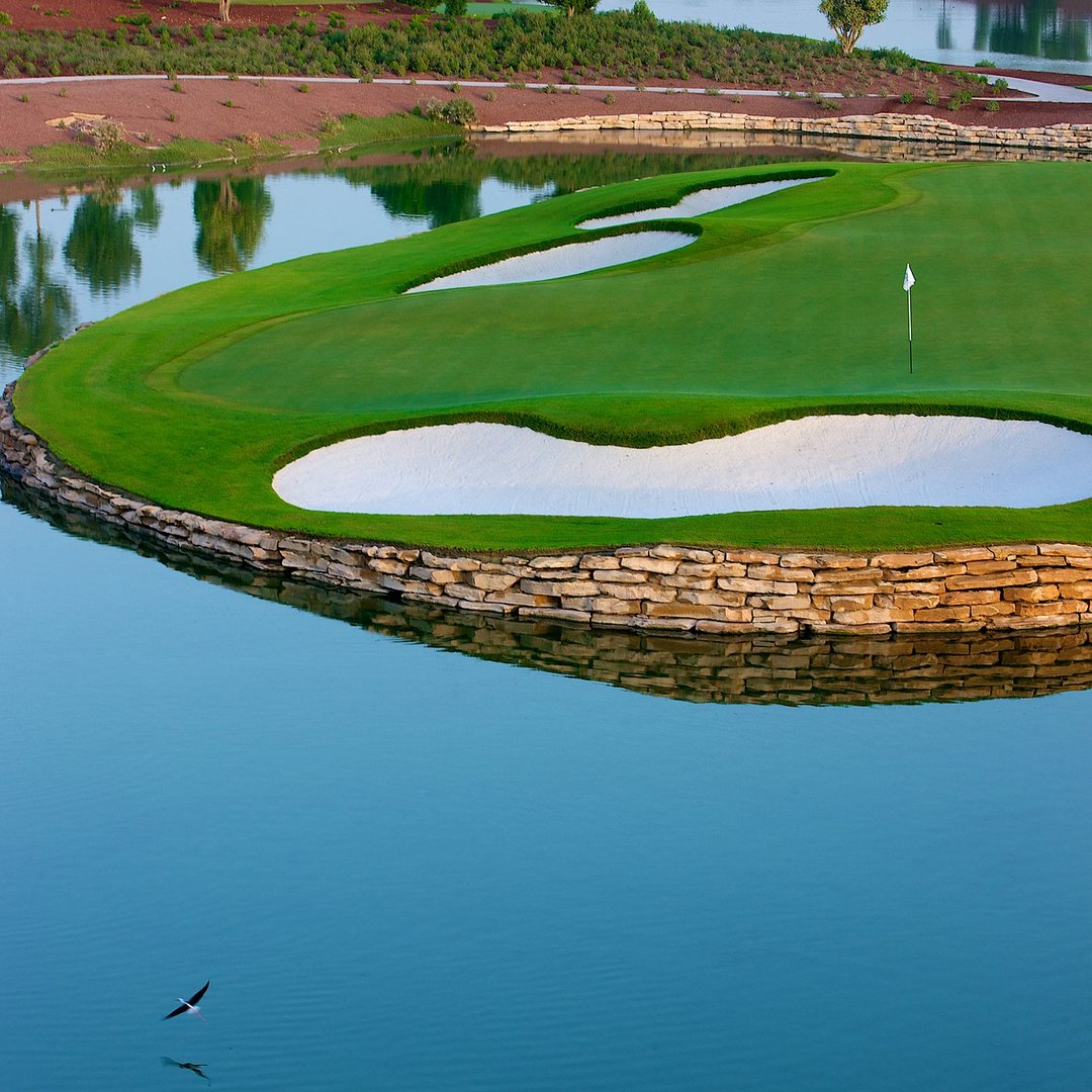 Jumeirah Golf Estates Par 3 17th Hole on Earth Course