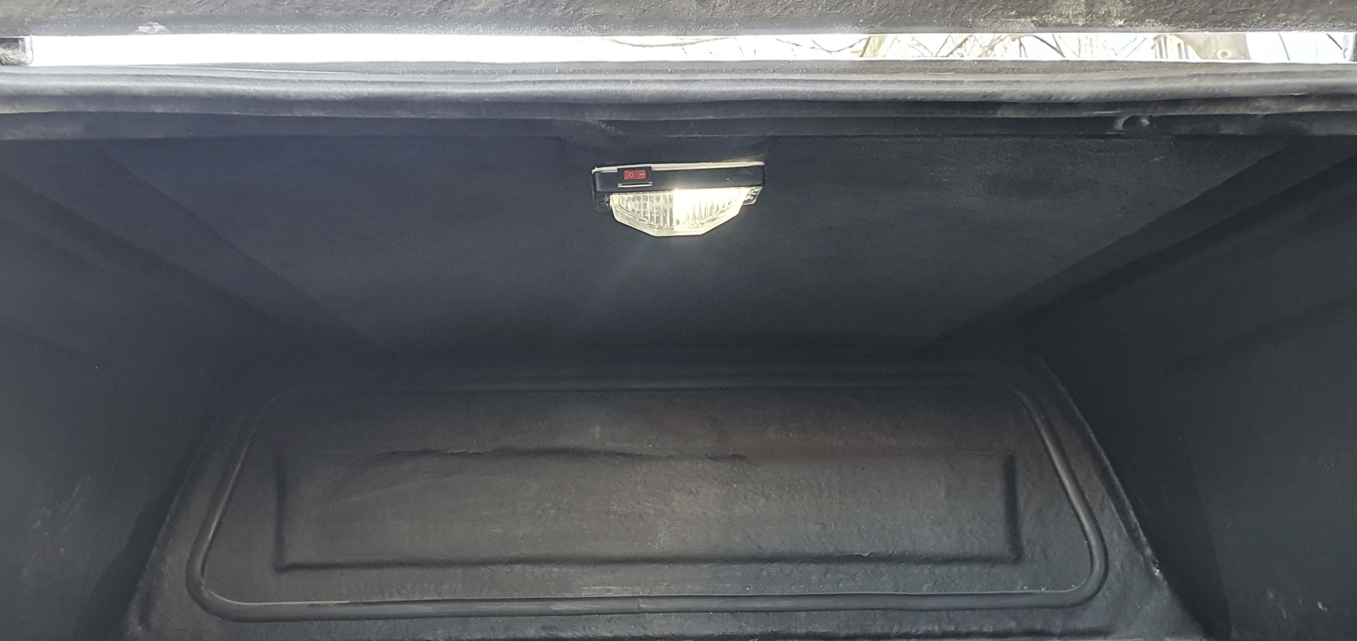 Sistema de iluminación LED interior para cúpulas industriales