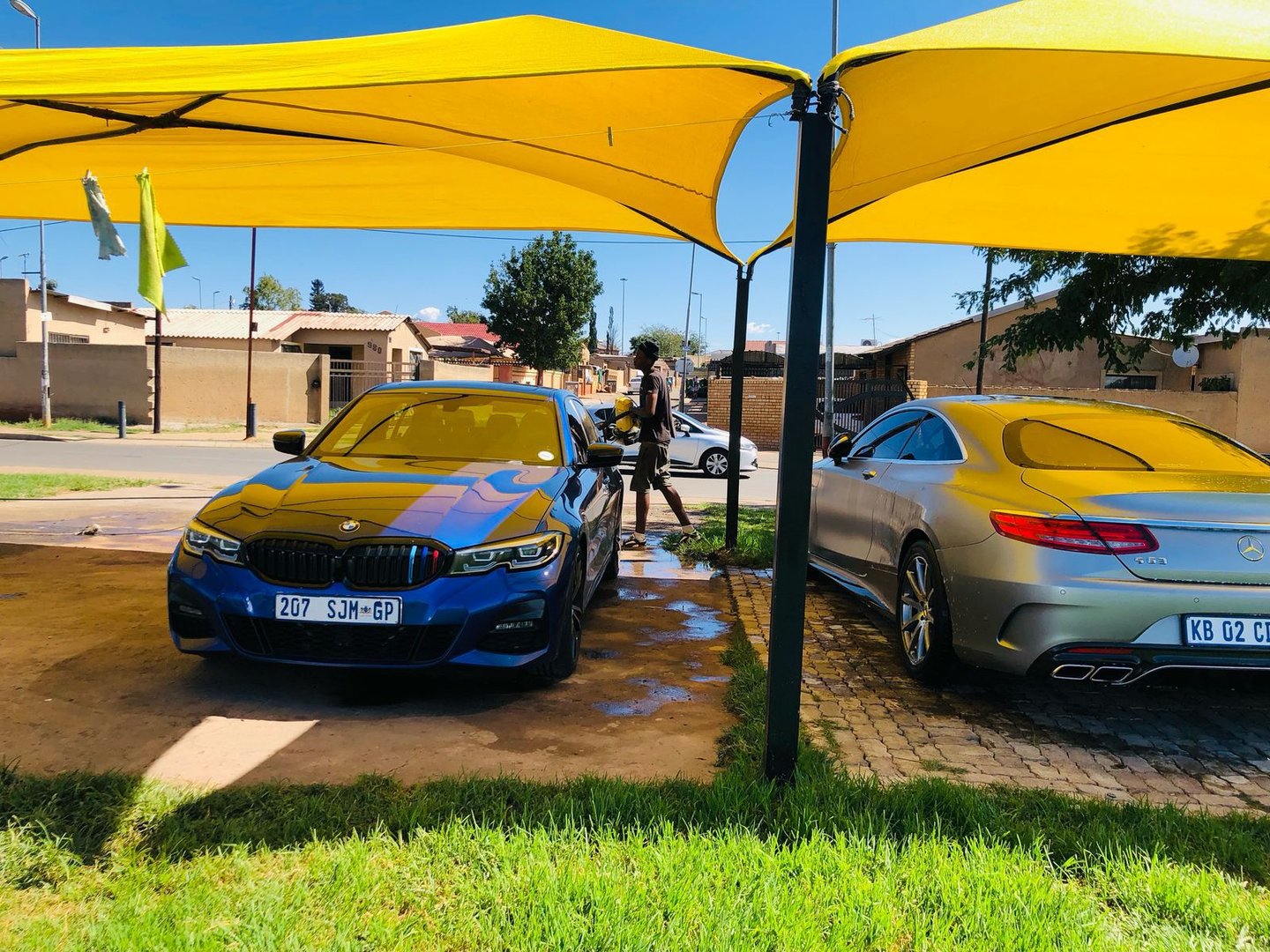 YelloCarWash exterior wash