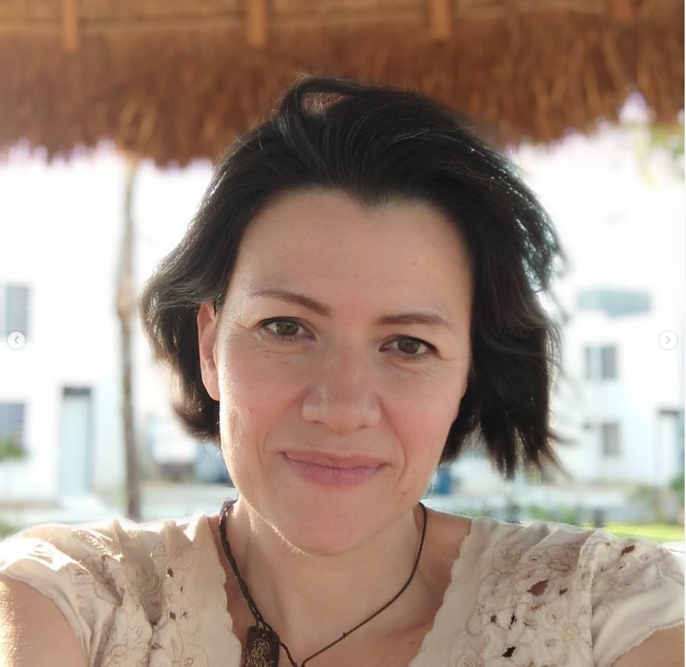 Professional photo of Wendy Carter, real estate advisor and investment expert in Yucatan residential developments