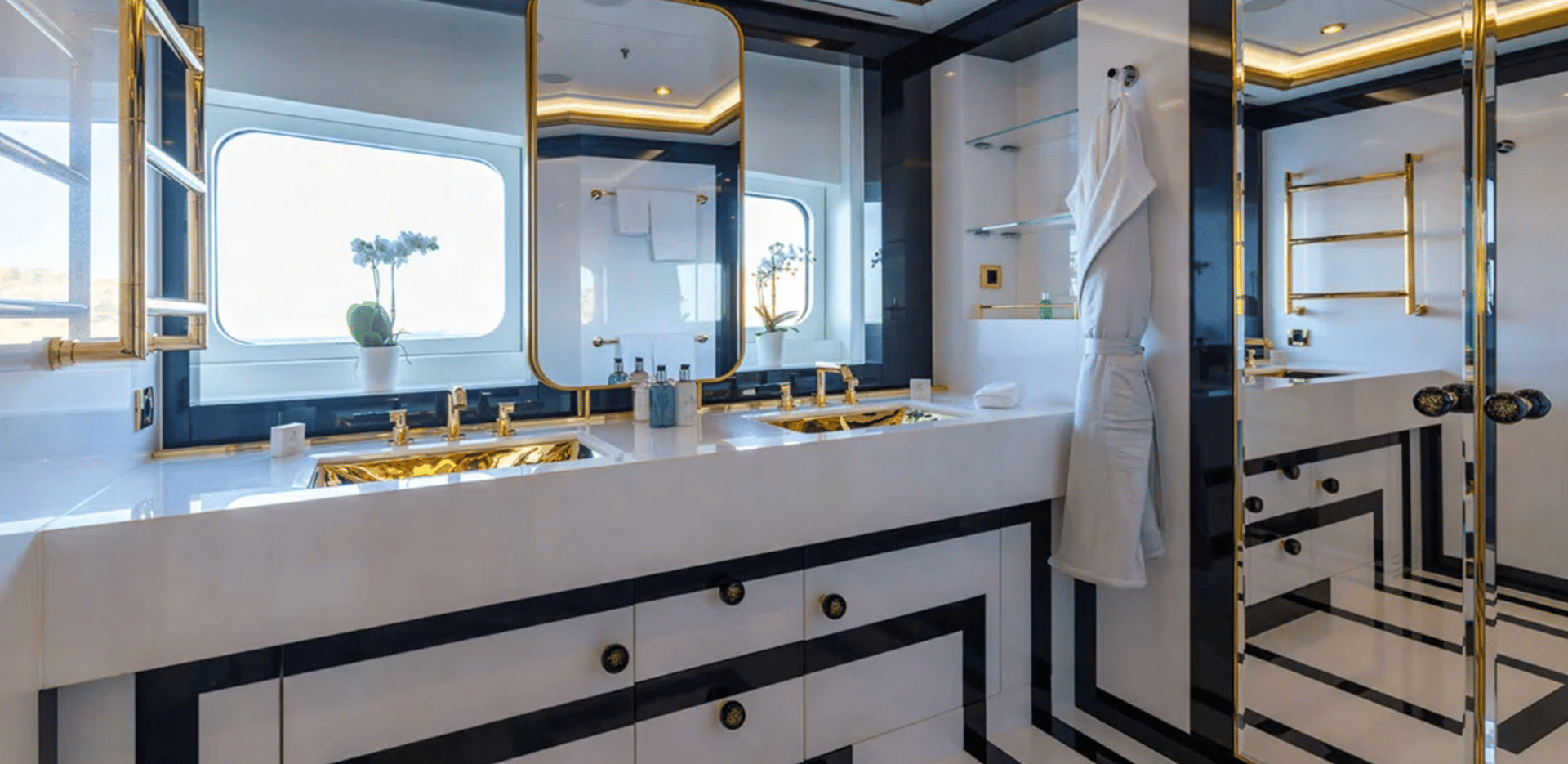 Smart glass installation control