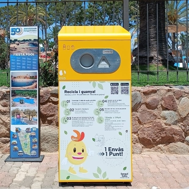Smart recycling bins that automatically issue points for plastic waste deposits