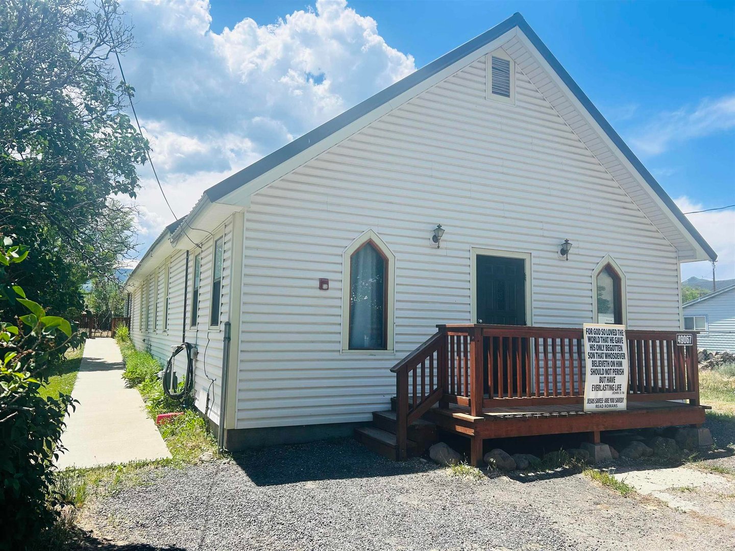 49067 KE Road Property - Front Entry