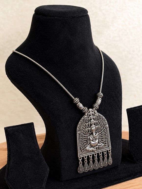 Ganesha Arch Pendant Necklace thumbnail 2