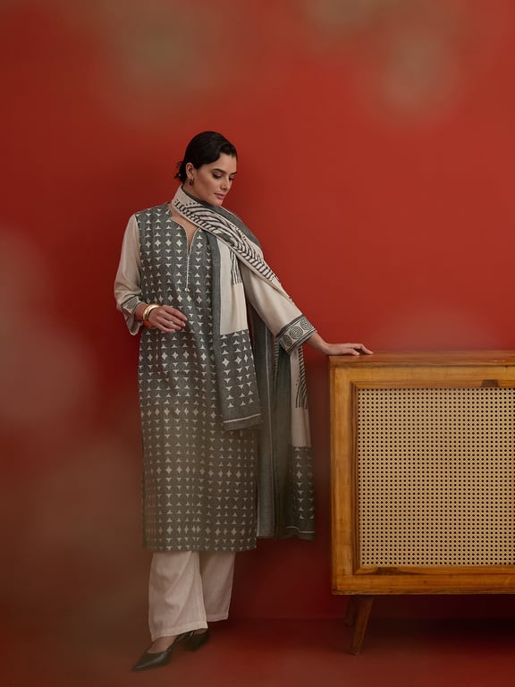(Cotton Plus) Geometric Printed Kurta Set with Dupatta thumbnail 2