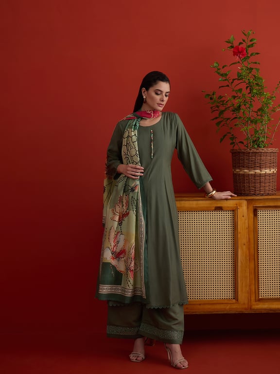 Olive Heritage Floral Dupatta Kurta Set thumbnail 2