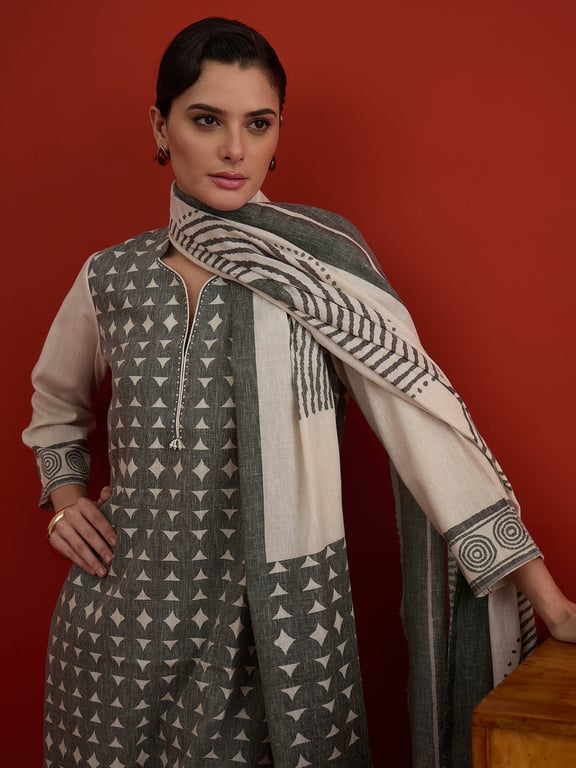 (Cotton Plus) Geometric Printed Kurta Set with Dupatta thumbnail 3