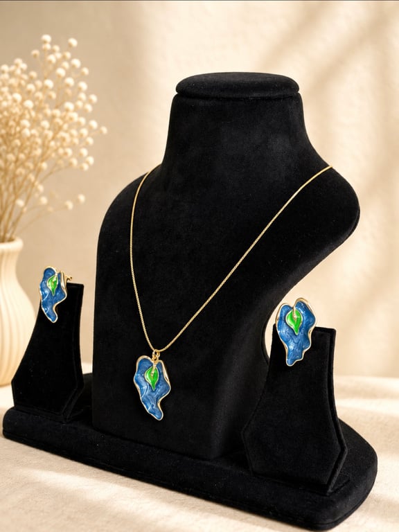 Blue & Green Abstract Leaf Necklace Set thumbnail 2