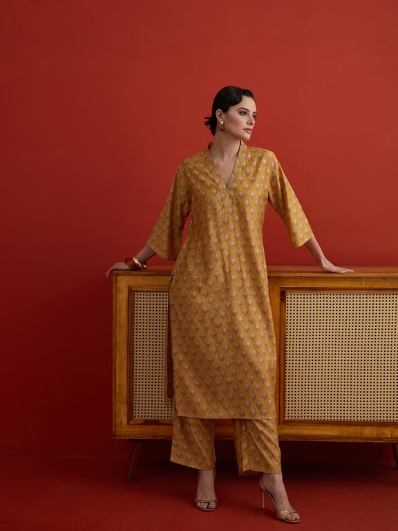 Libas Mughal Motif Embellished Kurta Pant Set thumbnail 2
