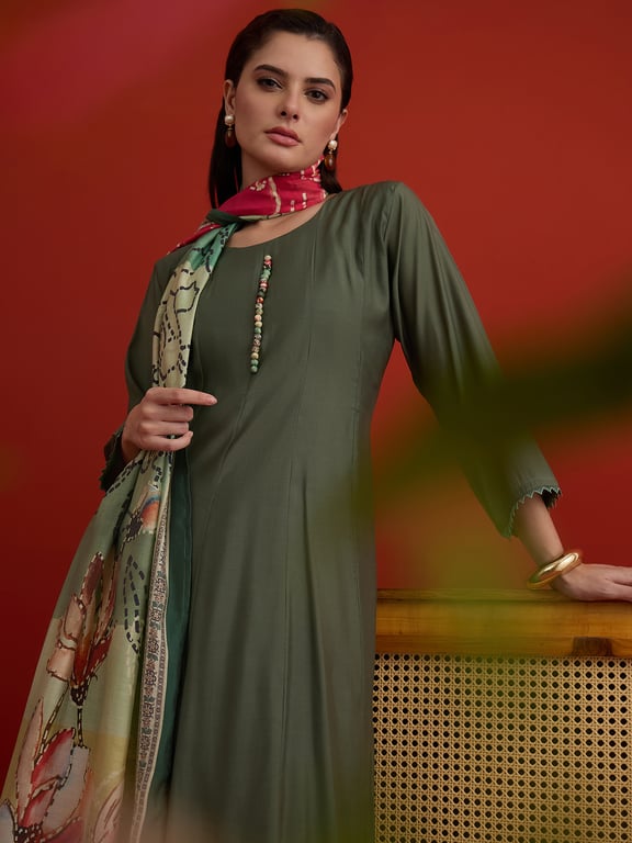 Olive Heritage Floral Dupatta Kurta Set thumbnail 3