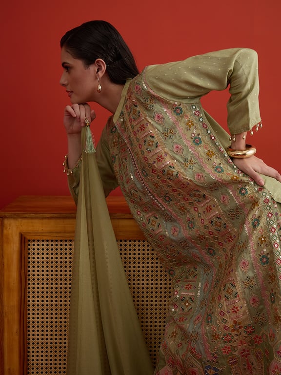 Heritage Embroidered Straight Suit Set thumbnail 3