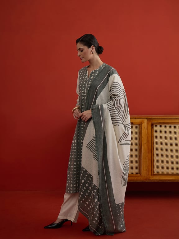 (Cotton Plus) Geometric Printed Kurta Set with Dupatta thumbnail 4