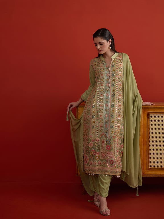 Heritage Embroidered Straight Suit Set thumbnail 5
