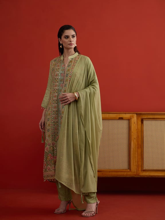 Heritage Embroidered Straight Suit Set thumbnail 4