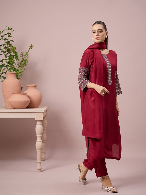Ruby Elegance Embroidered Kurta Set thumbnail 4