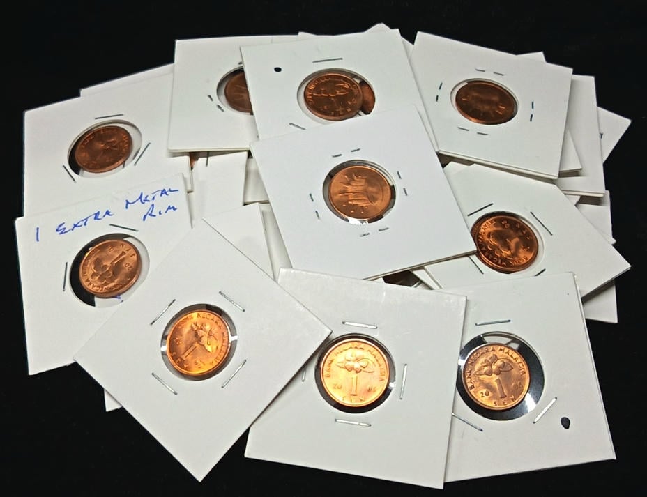 40pcs Lot: Malaysia. 1 Sen. Minor Error. VF - UNC