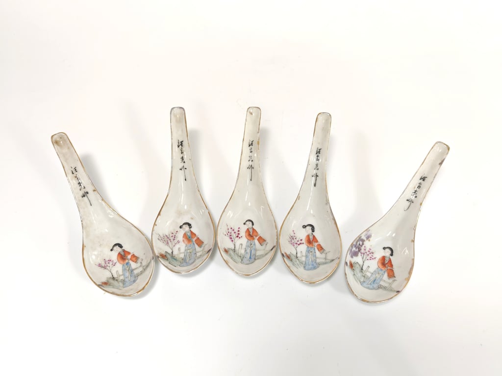 Republic White Ground Famille Rose Lady Motif Spoons 民国 白地粉彩仕女纹勺子, Qty-5