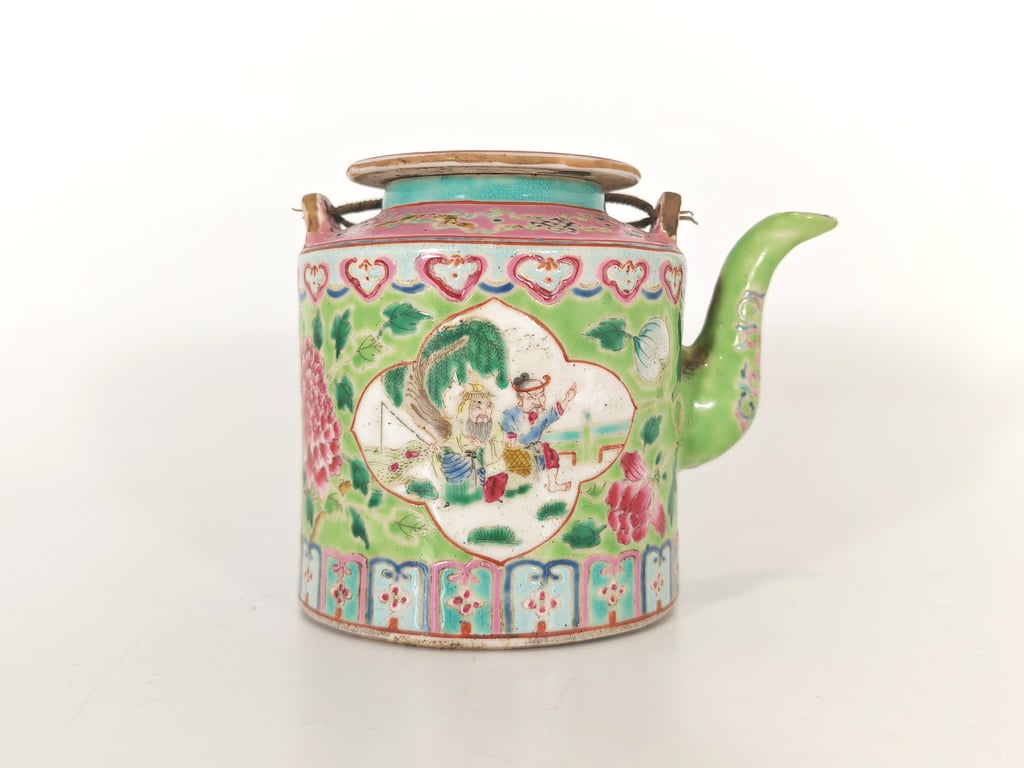 ⭐ Late Qing Dynasty Rare Lime Green Ground White Inner Panel Human Peony Buddhist Emblems Cylindrical Tea Pot晚清 稀有柠檬绿地白地内框人形牡丹八宝圆柱形茶壶, Qty - 1