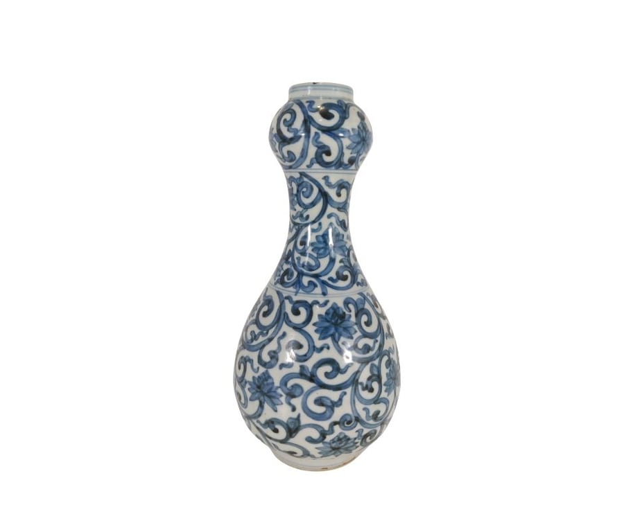 明晚期 青花蒜头瓶 Late Ming Dynasty Blue and White Garlic Head Vase