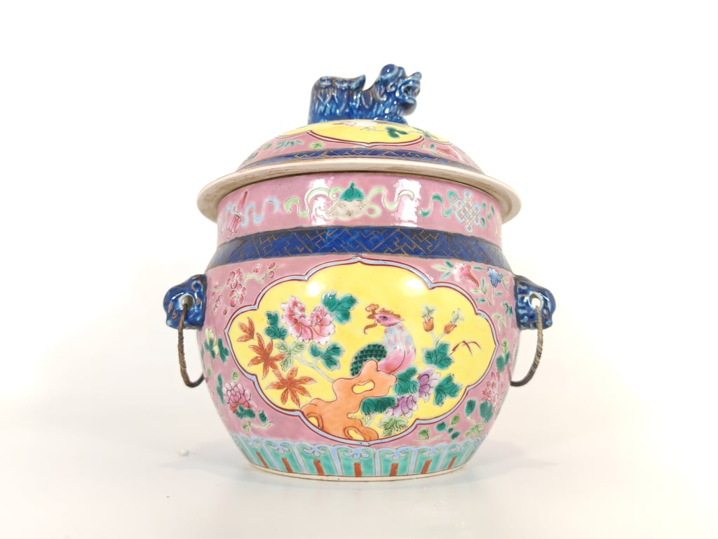 ⭐ Late Qing Dynasty Rare Pink Ground Yellow Inner Panel Phoenix Pheasant Four Seasons Flowers Buddhist Emblems Kamcheng晚清 稀有粉红内框凤凰雉鸡四季花卉八宝盖罐, Qty - 1