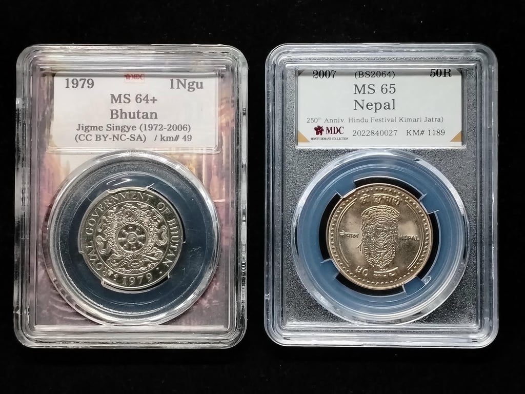2pcs Mixed Lot: Bhutan / Nepal 1979 / 2007 | 1 Ngu & 50 R | MDC MS 64 + / MS 65 | KM#49 / KM#1189