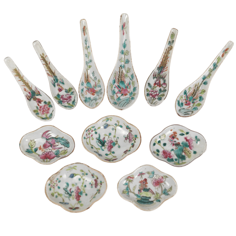 Late Qing Dynasty White Ground Phoenix Peony Spoons (x3), Pheasants Butterflies Spoons (x3) and Four-Lobed Phoenix Peony Spoon Rests (x3) and Cricket Peony Spoon Rests (x2)
晚清 白地凤凰牡丹勺子 (x3) 雉鸡蝴蝶勺子 (x3) 四叶形凤凰牡丹勺托 (x3) 蟋蟀牡丹勺托 (x2)
