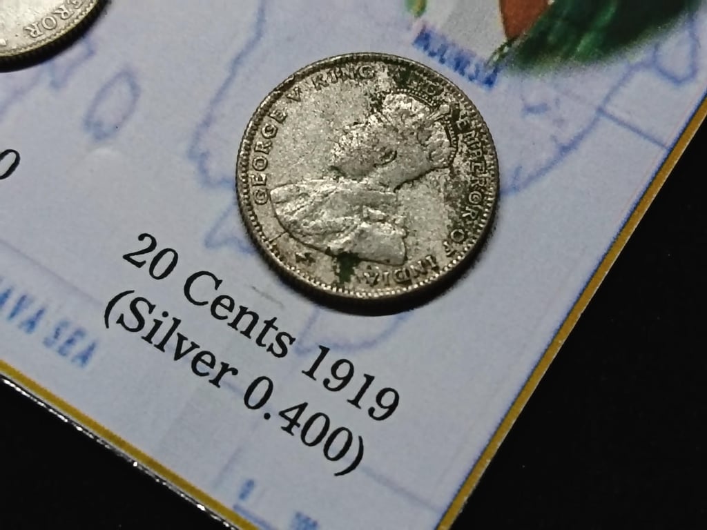 Straits Settlements. 20 Cents. 1919 & 1910. 2pcs Silver 0.600 - 5.43g & Silver 0.400 - 5.43g. VF - GVF