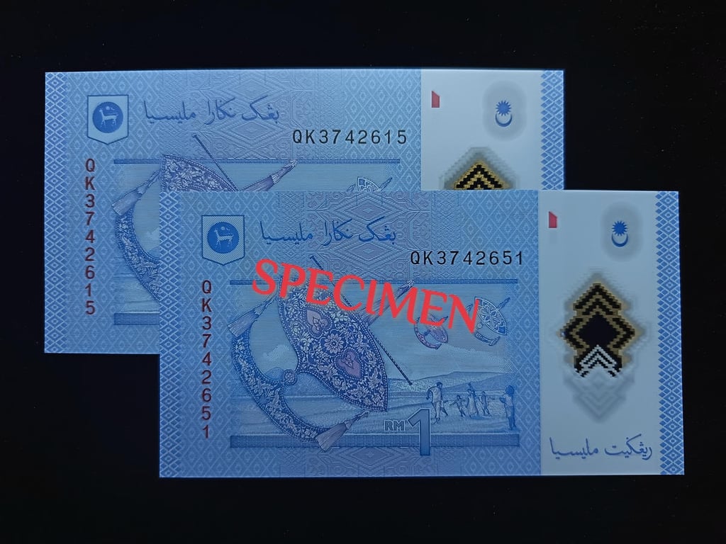 Malaysia，2019，1 Ringgit，QK 3742615/51 - 2pcs，Sign.N.Shamsiah，UNC，Jumble Up Dragon Number，1 Qty 