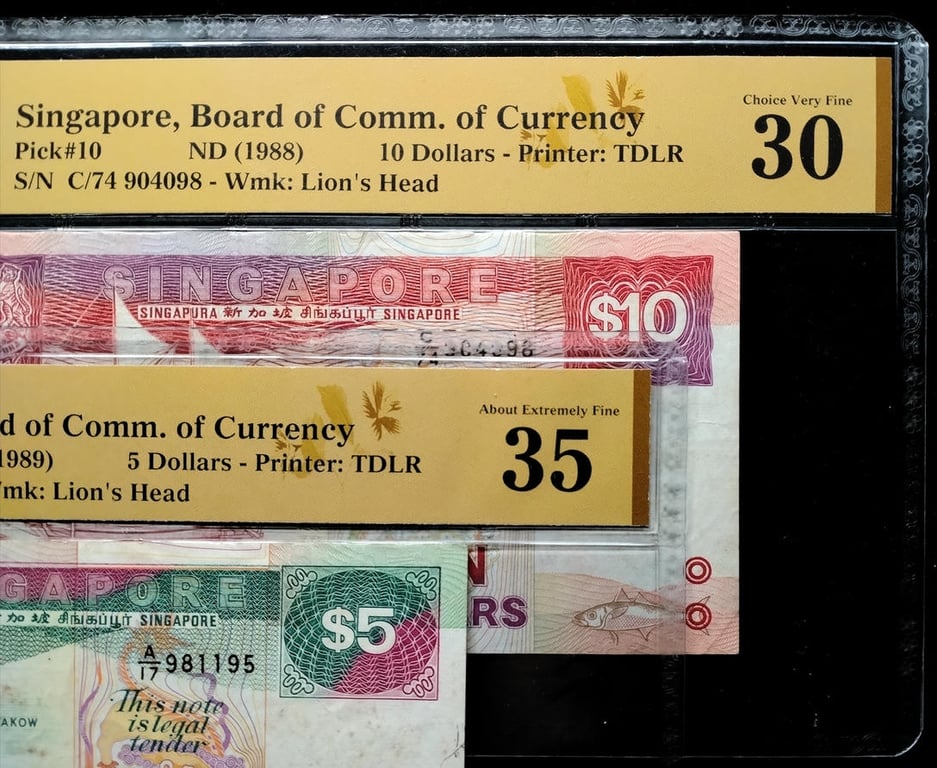 2pcs Lot: Singapore. 1989 / 1988 | 5 Dollars / 10 Dollars | MDC 35 / 30 | Serial : A/17 981195 & C/74 904098 | P#19. P#10.