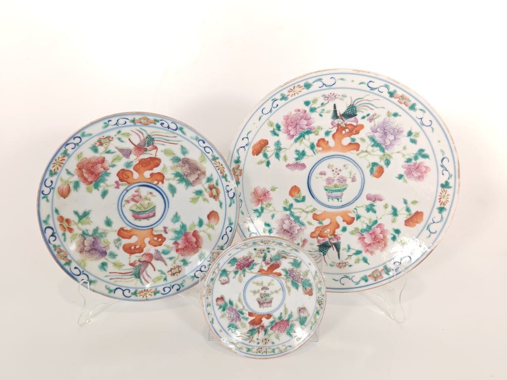 Late Qing Dynasty White Ground Kakiemon-Style Pheasants Peonies Plates
晚清 白地柿右卫门雉鸡牡丹盘, Qty-3