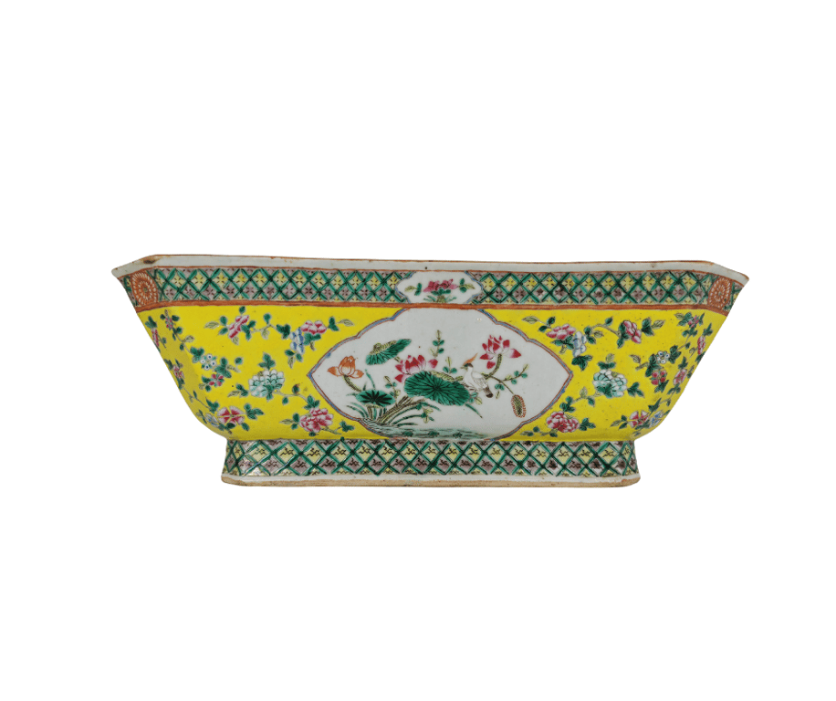晚清 特别长方形黄地白地框四季花卉大型贡盘   Late Qing Dynasty Unusual Rectangular-shape Yellow Ground White Inner Panel Four Season Flower Large Offering Dish, Qty-1