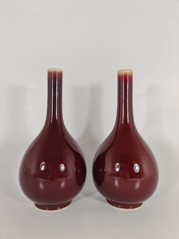 ⭐ Late Qing Dynasty A Pair of Iron Red Bottled-Shaped Vases 晚清 一对铜红胆瓶, Qty - 2