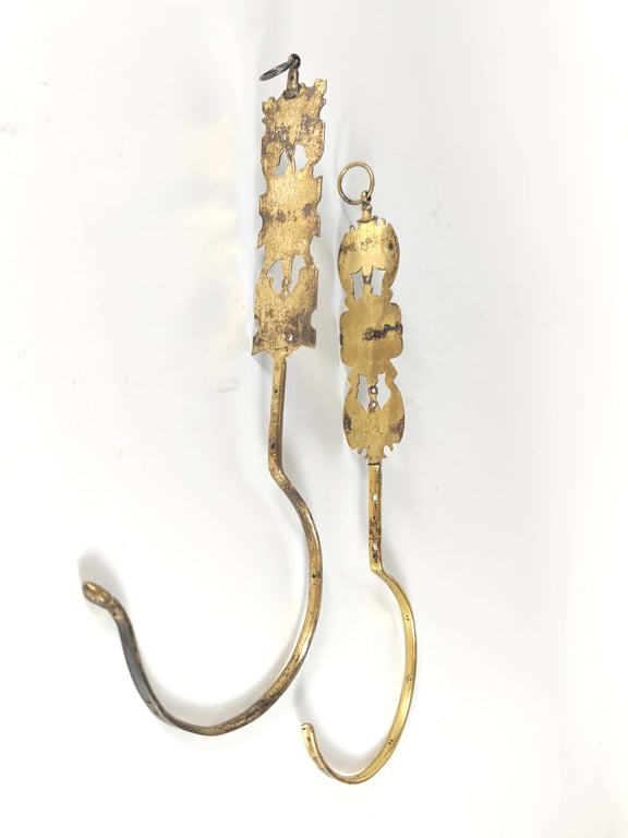 Early 20th Century A Pair of Peranakan Brass Curtain Hooks
20世纪初一对侨生华人黄铜窗帘钩, Qty - 2