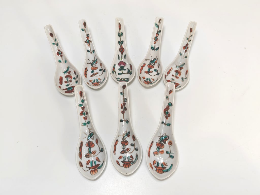 Republic White Ground Cricket Flower Spoons 民国 白地蟋蟀花卉勺子, Qty - 8