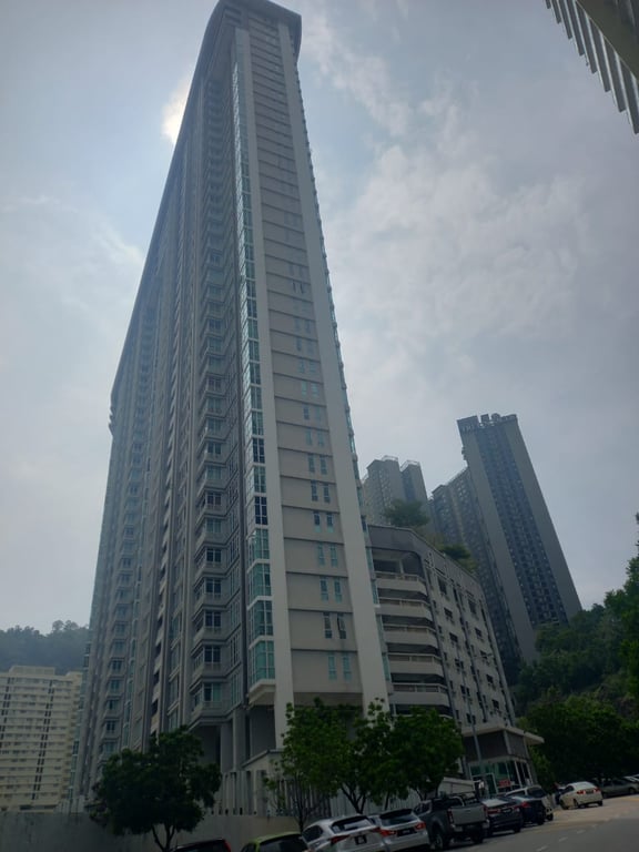 No. 1B-32-6, Persiaran Halia 3, The Peak Residence, 10470 Pulau Pinang. 