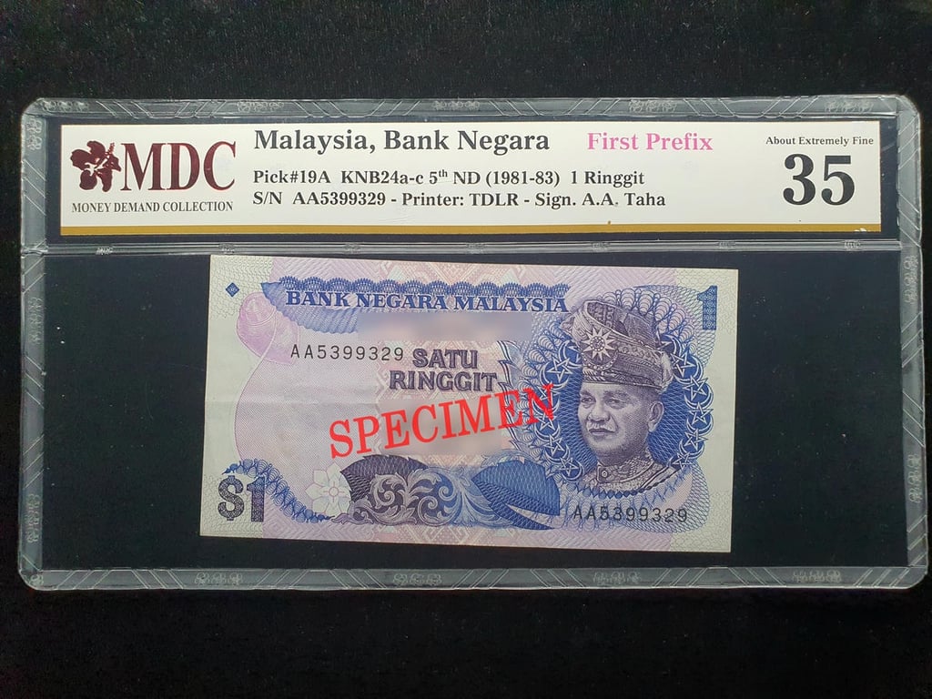 Malaysia，1 Ringgit，1981-83，AA5399329，Sign.A.A.Taha，MDC 35，First Prefix #AA's，1 Qty 