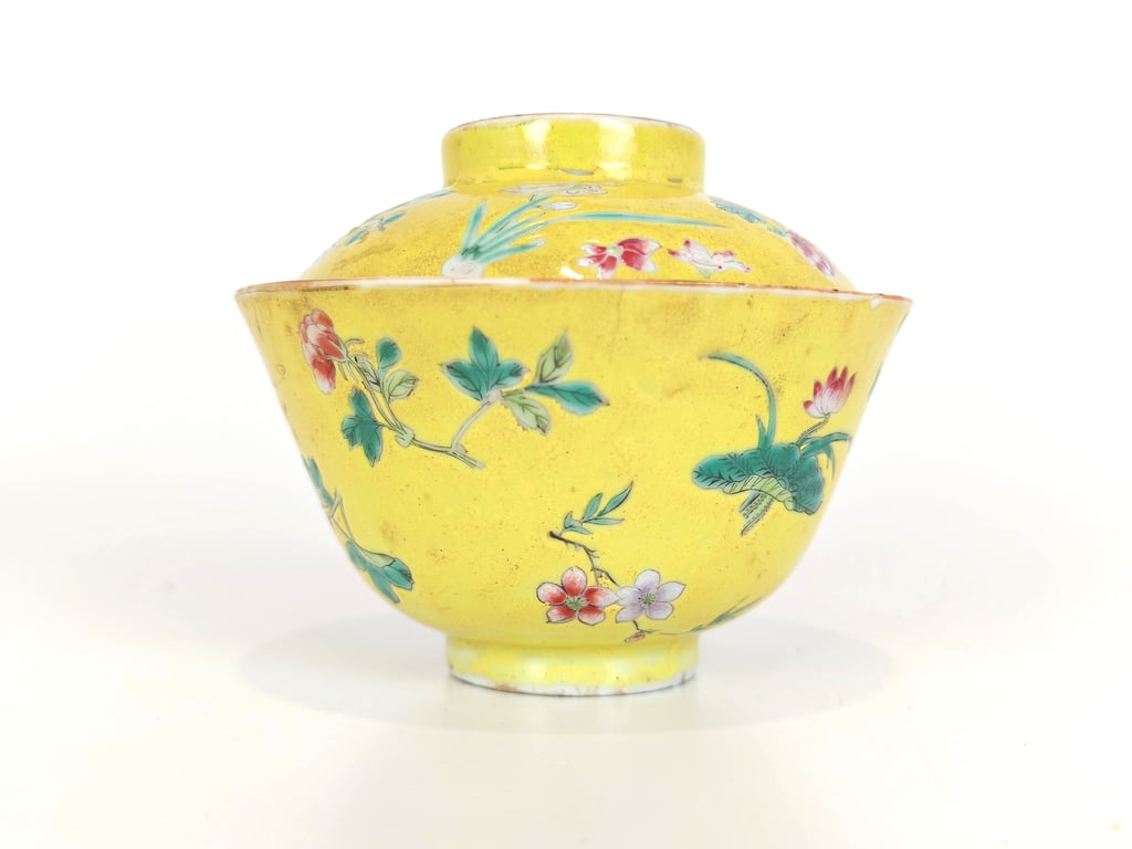 Late Qing Dynasty Yellow Ground Four Seasons Flowers Lidded Bowls 晚清 一对稀有黄地四季花卉盖碗, Qty - 1