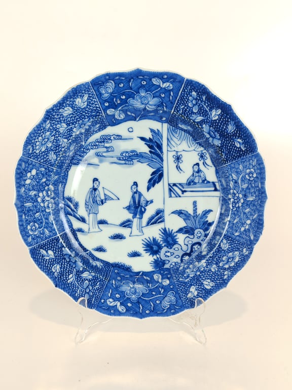 清乾隆  青花霜记人物纹 Qing Dynasty Qianlong Blue and White Human Motif Plate