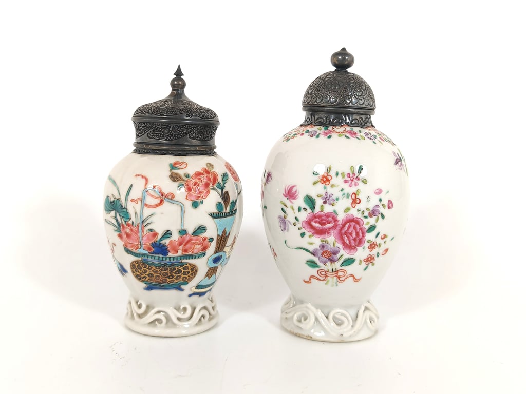 Qing Dynasty, Yongzheng Period, White Ground Famille Rose Flower Iron-Engraved Cover Small Jar 清雍正 一组白地粉彩花卉刻花铁盖小瓶, Qty-2