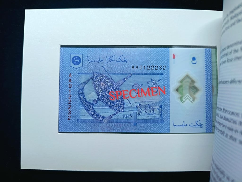 Malaysia，2012，5 Ringgit / 1 Ringgit，AA0122232，Sign.Z.Aziz，UNC，Leopard S/N #222's / First Prefix #AA's，1 Qty 
