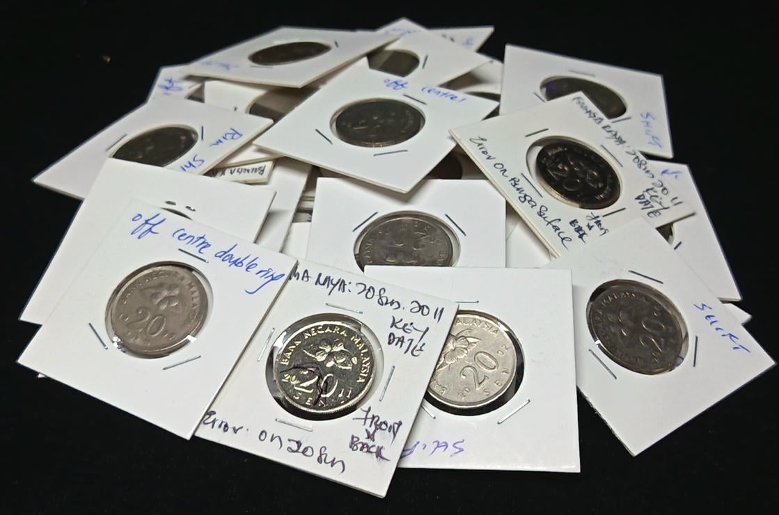 40pcs Lot: Malaysia. 20 Sen. Minor Error. VF - AU