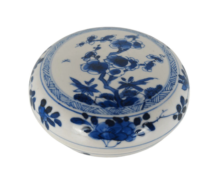 ⭐️ Qing Dynasty Kangxi Blue and White Flower Motif Small Covered Box 清康熙 青花花卉小盖盒 Qty -1 