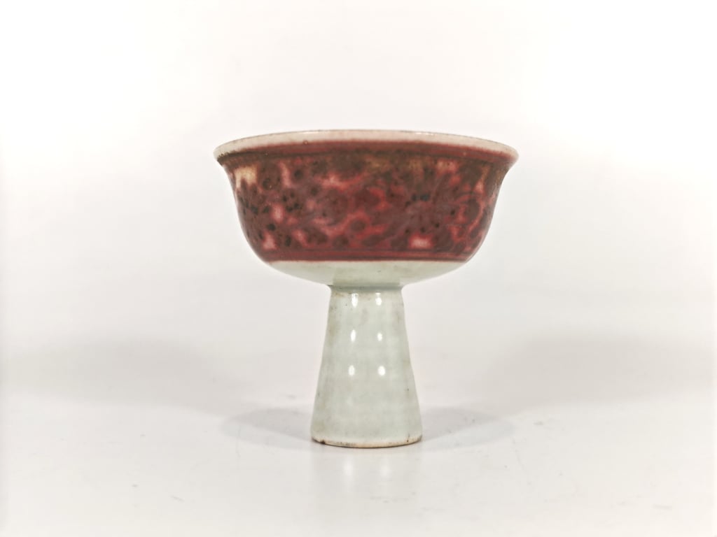 ⭐ 元代 白地釉里红花卉缠枝高足杯 Yuan Dynasty White Ground Underglaze Red Flower Scrolls High Foot Cup, Qty-1