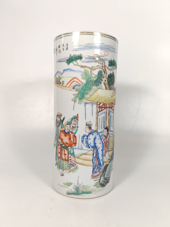 Republic Famille Rose 刘关张 Hat Stand